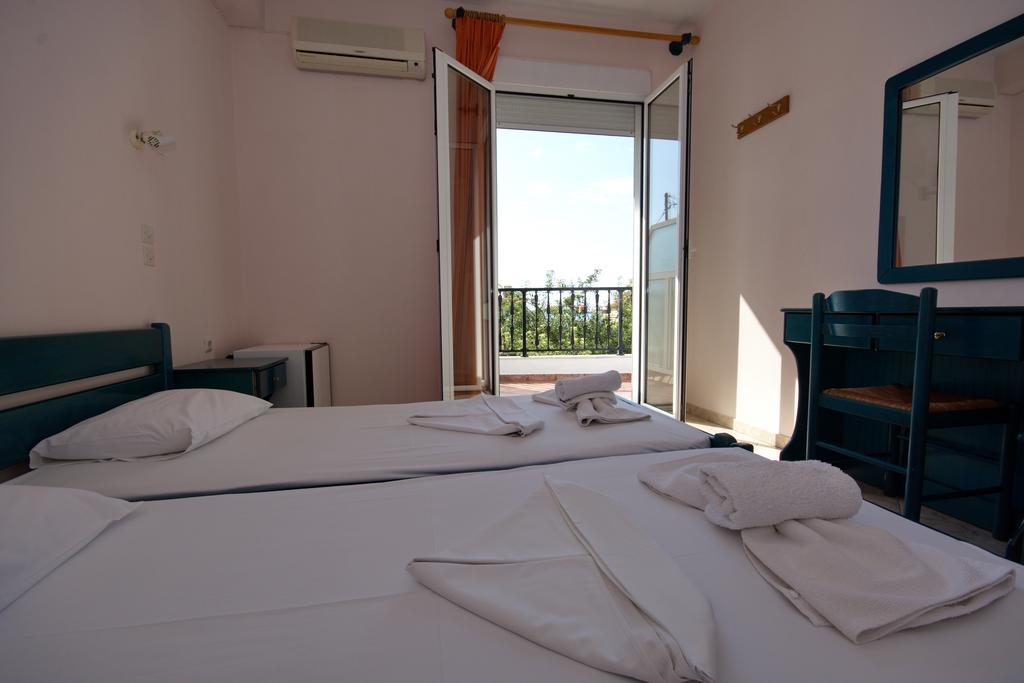 Studios Nelli Alonissos Patitírion Room photo